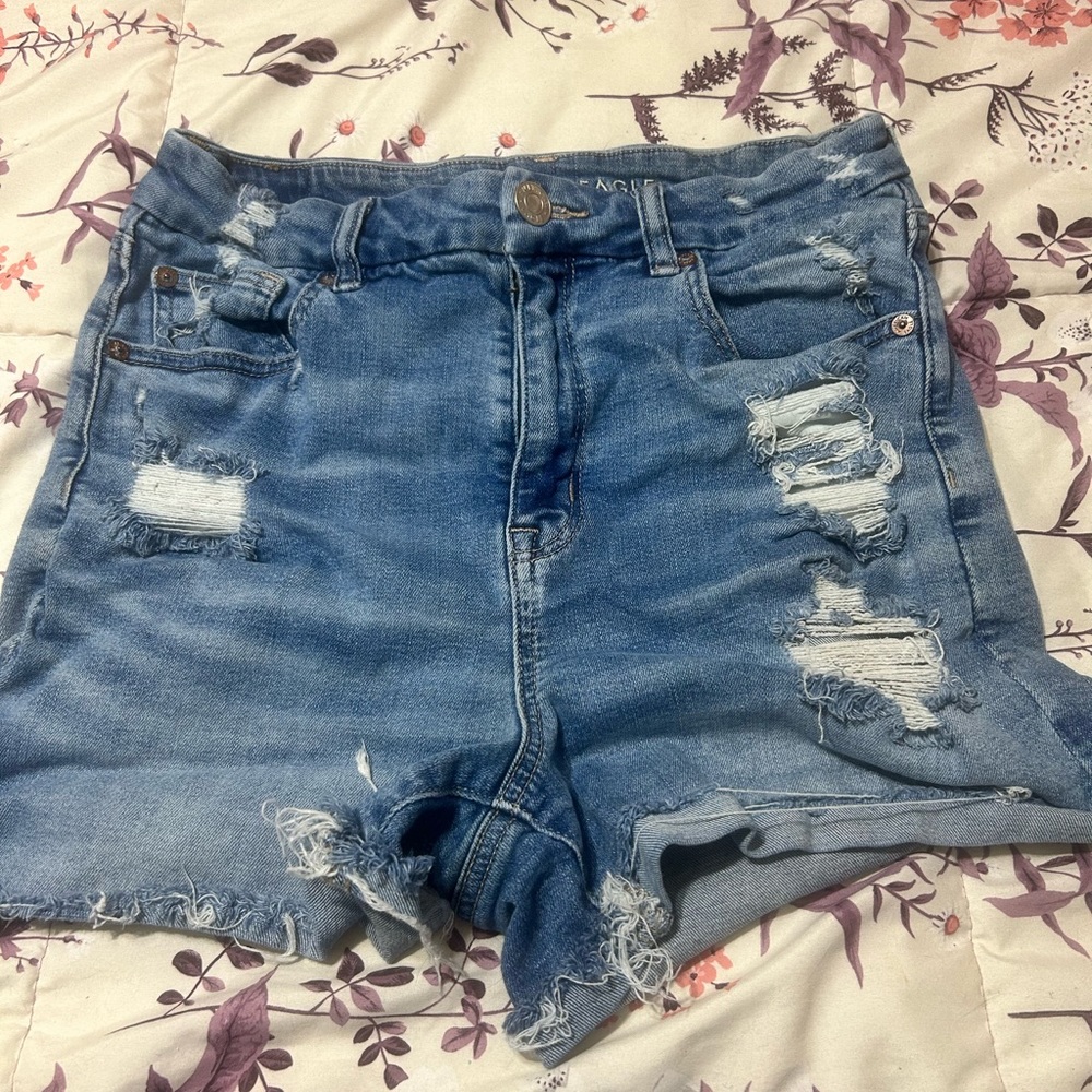 Size 8 American eagle shorts